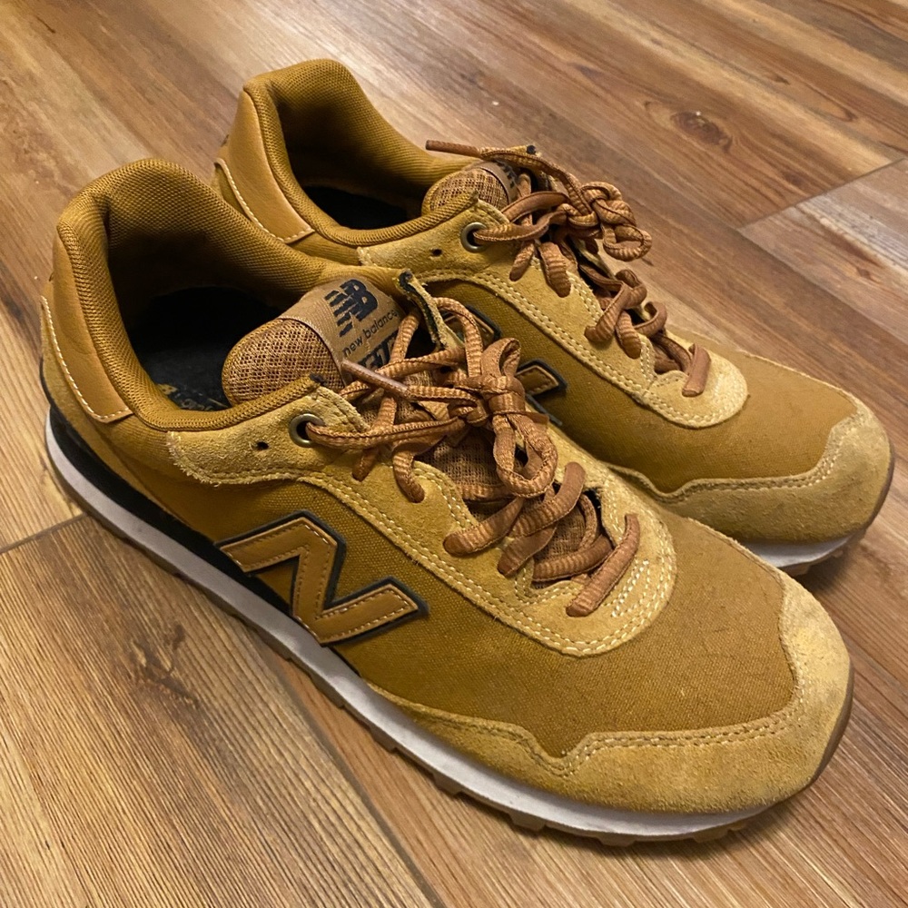 Men’s New Balance, tan, size 11, excellent used condition